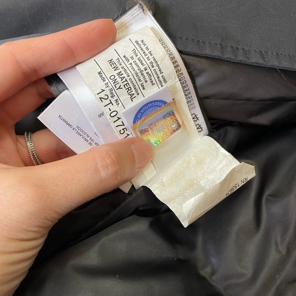 Canada Goose Women’s Kinley Parka - Picture 6 of 11